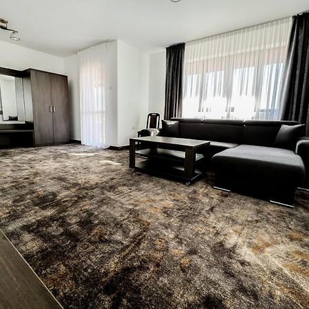 Motel Infinit Târgu Jiu المظهر الخارجي الصورة