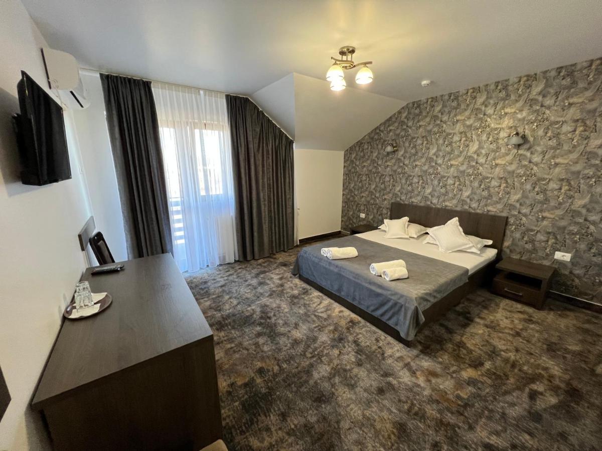 Motel Infinit Târgu Jiu المظهر الخارجي الصورة