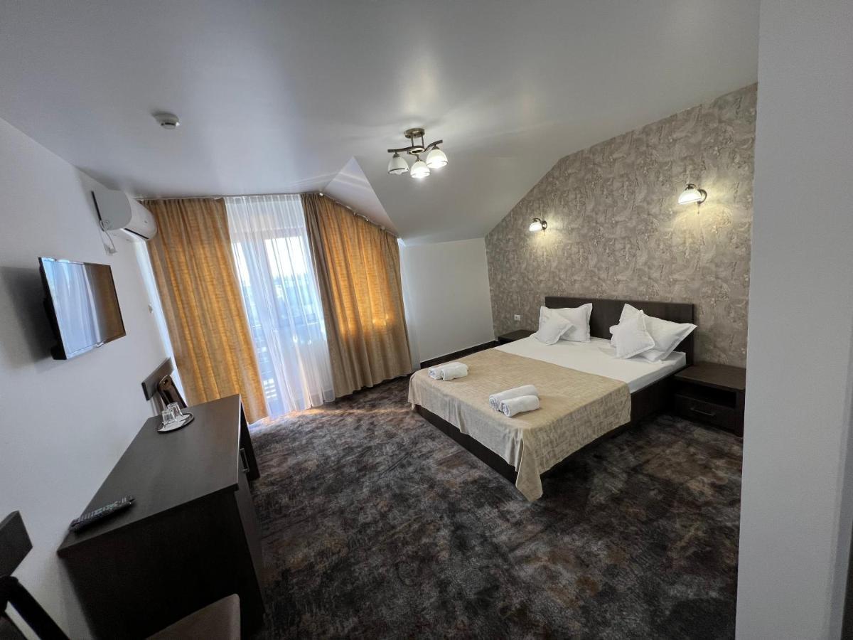 Motel Infinit Târgu Jiu المظهر الخارجي الصورة