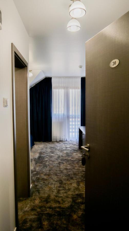 Motel Infinit Târgu Jiu المظهر الخارجي الصورة