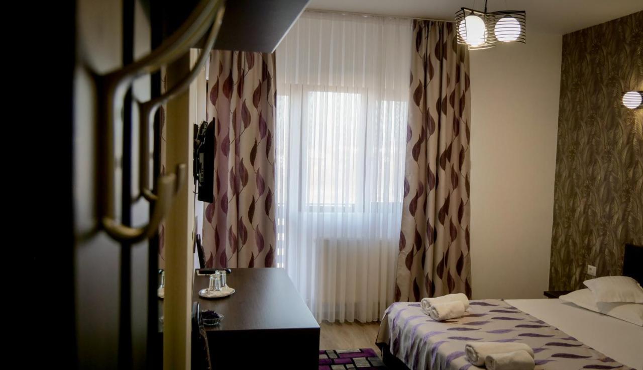 Motel Infinit Târgu Jiu المظهر الخارجي الصورة