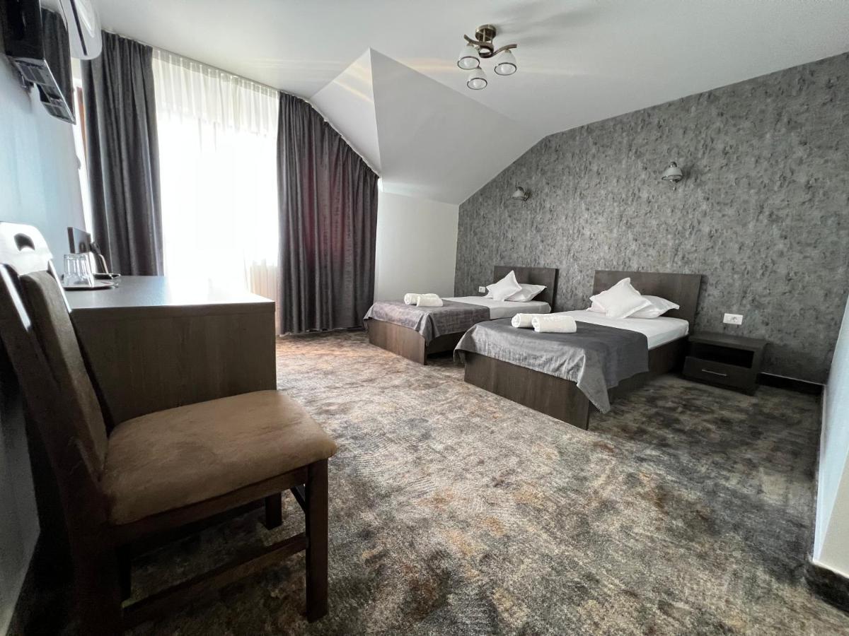 Motel Infinit Târgu Jiu المظهر الخارجي الصورة