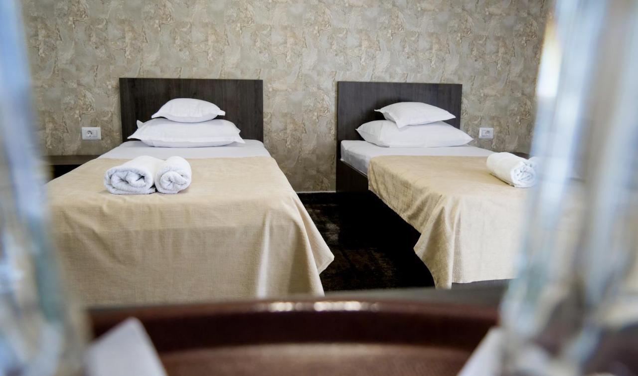 Motel Infinit Târgu Jiu المظهر الخارجي الصورة