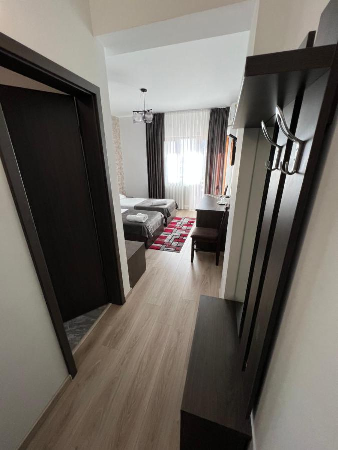 Motel Infinit Târgu Jiu المظهر الخارجي الصورة