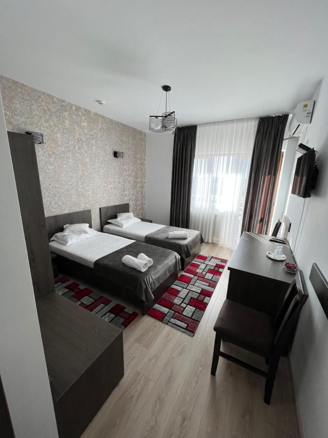 Motel Infinit Târgu Jiu المظهر الخارجي الصورة