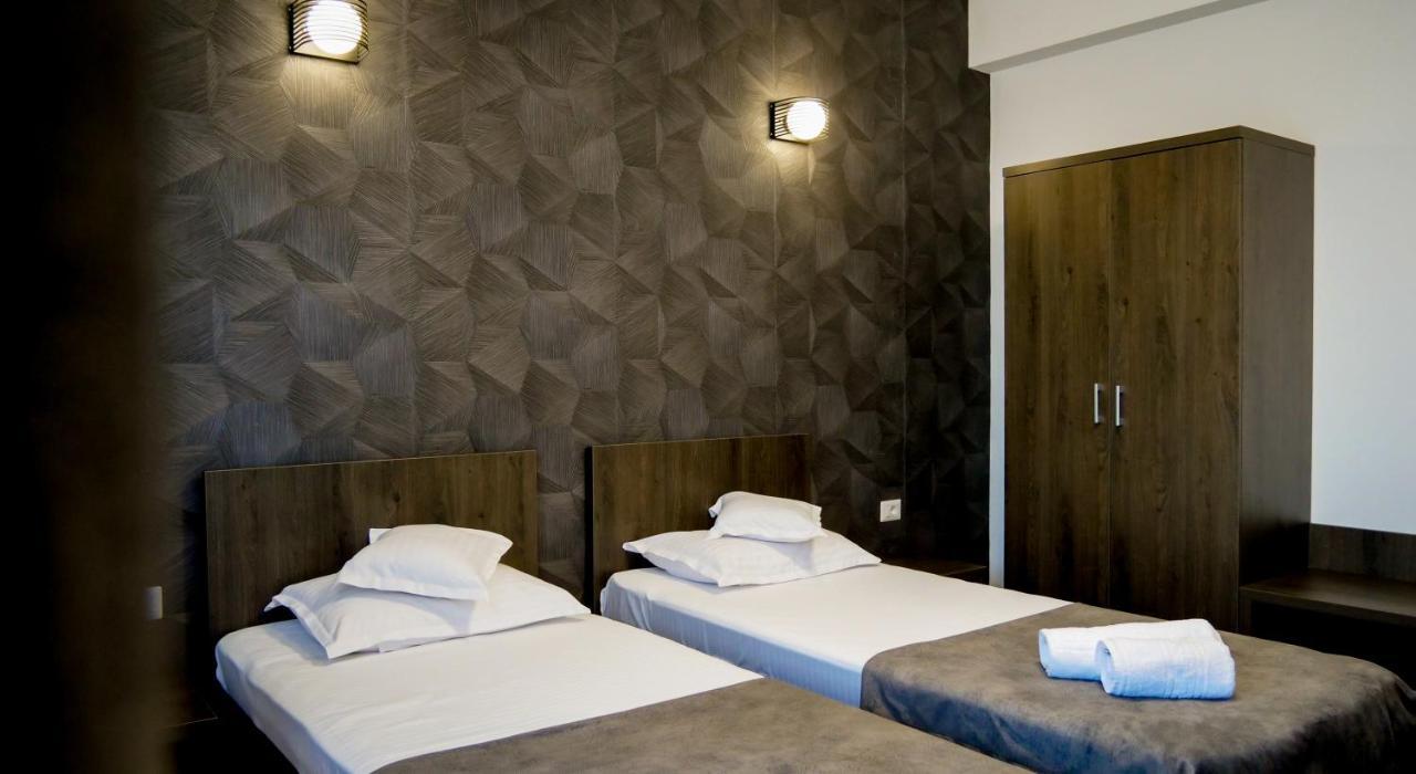 Motel Infinit Târgu Jiu المظهر الخارجي الصورة