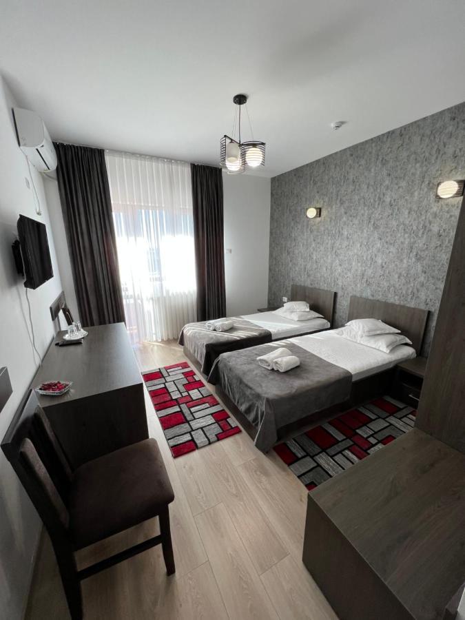 Motel Infinit Târgu Jiu المظهر الخارجي الصورة