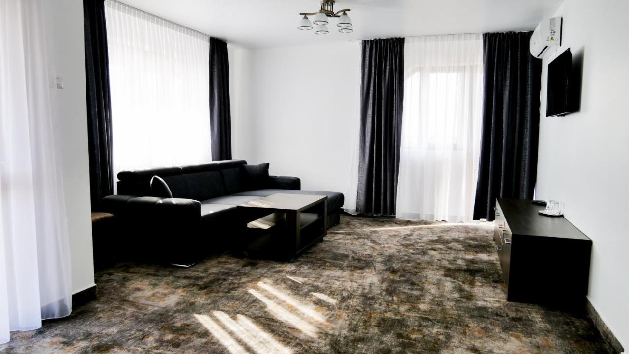 Motel Infinit Târgu Jiu المظهر الخارجي الصورة