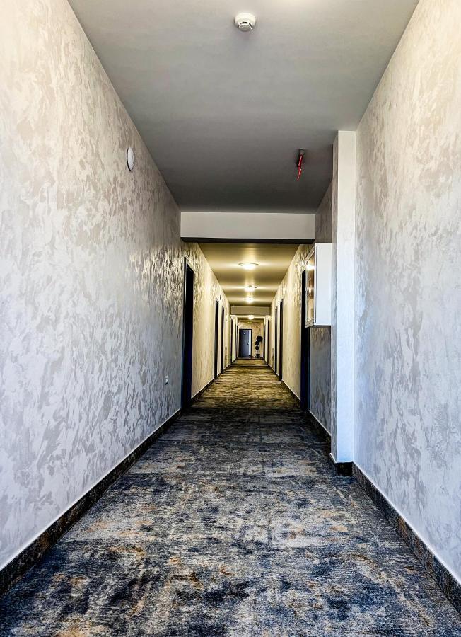 Motel Infinit Târgu Jiu المظهر الخارجي الصورة