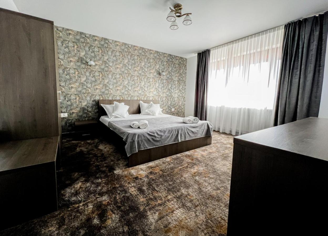 Motel Infinit Târgu Jiu المظهر الخارجي الصورة