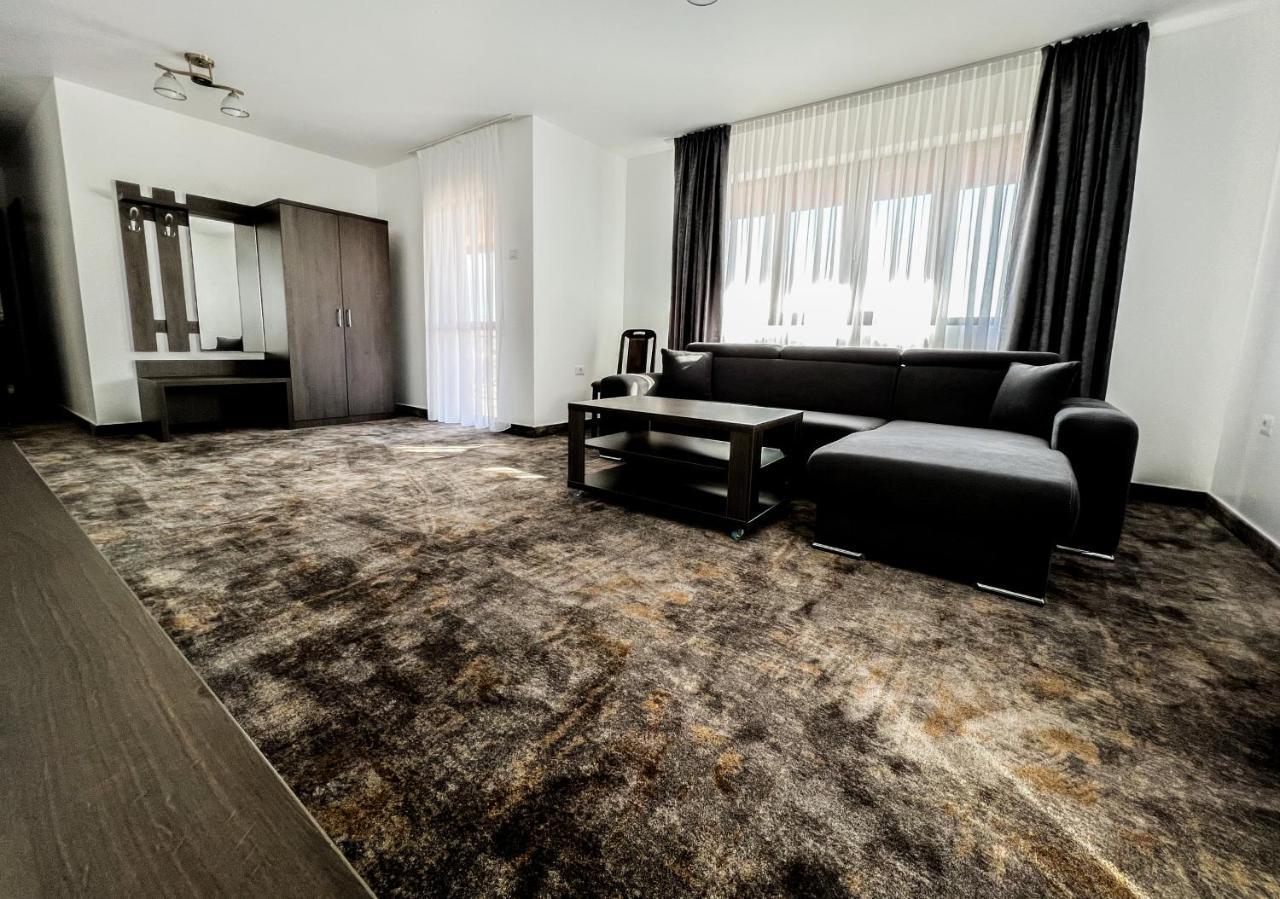 Motel Infinit Târgu Jiu المظهر الخارجي الصورة