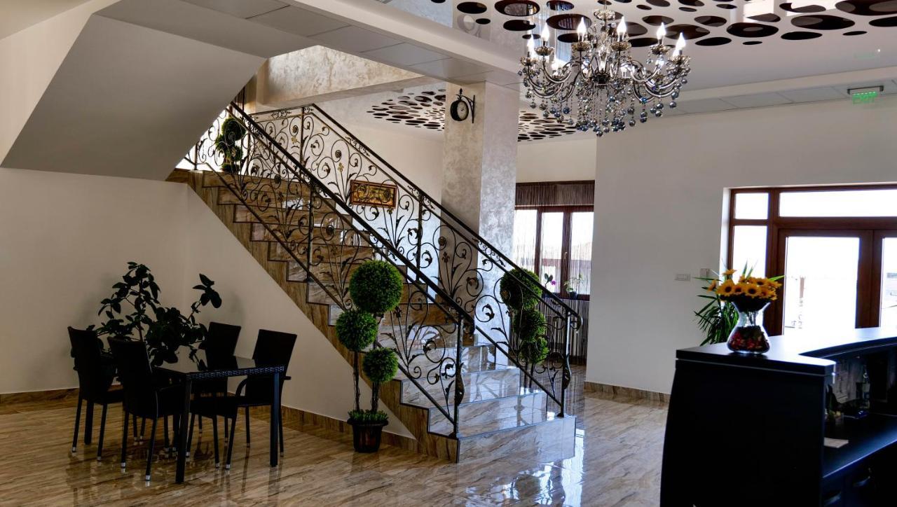 Motel Infinit Târgu Jiu المظهر الخارجي الصورة