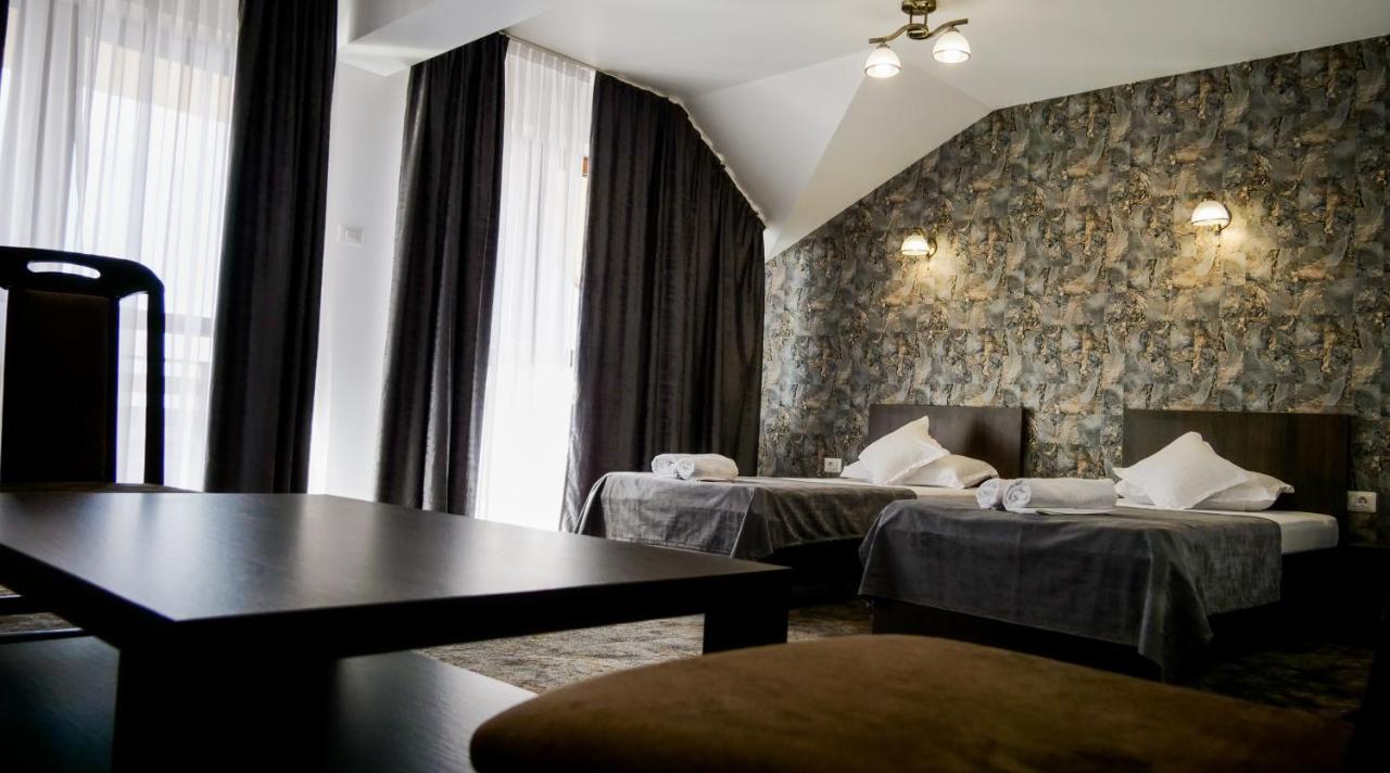 Motel Infinit Târgu Jiu المظهر الخارجي الصورة