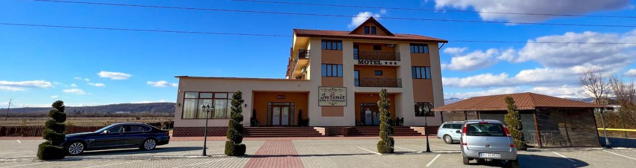 Motel Infinit Târgu Jiu المظهر الخارجي الصورة