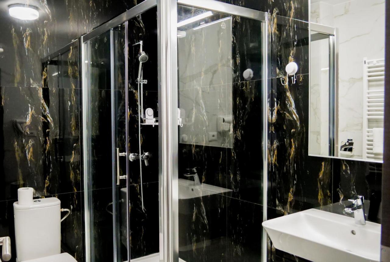 Motel Infinit Târgu Jiu المظهر الخارجي الصورة